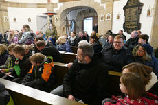 Krippenandacht mit Segnung der Kinder (Foto: Karl-Franz Thiede)